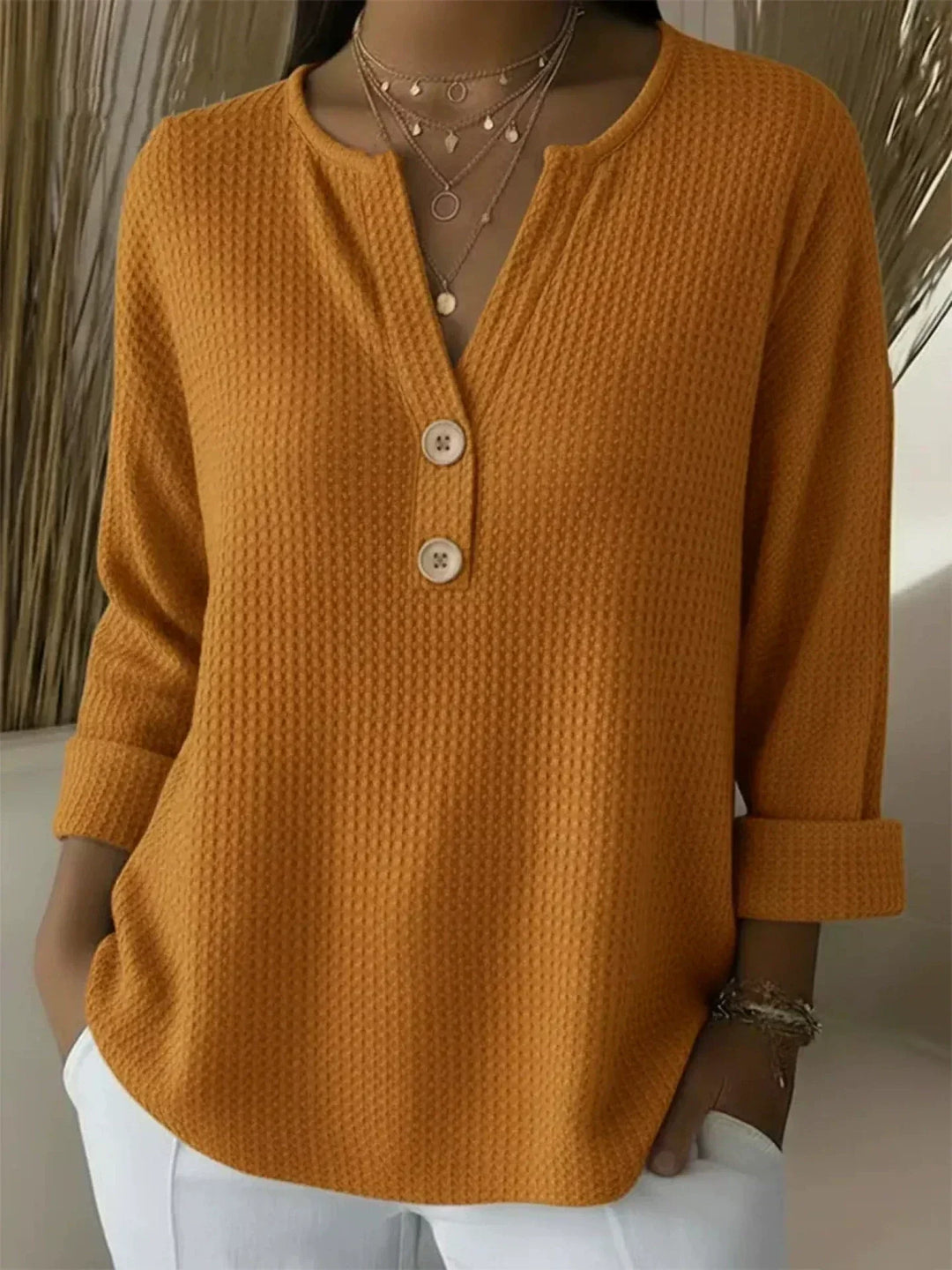 Lucía | T-shirt Henley gaufrée avec boutons