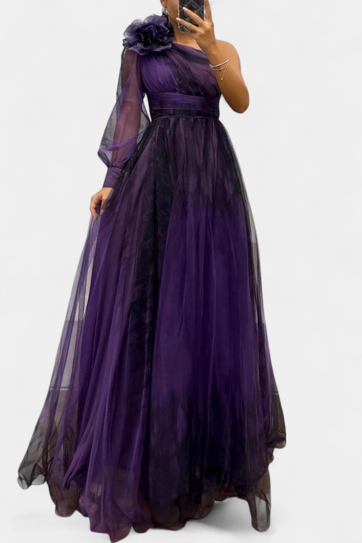 Robe Maxi Natalija en Chiffon avec Épaules Dégagées et Fleur Volumineuse